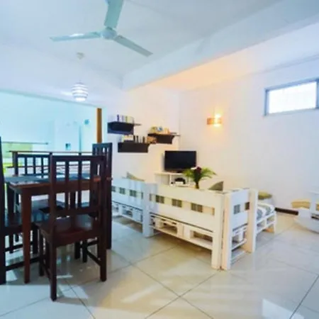 Modern Pereybere Poolside Apartment